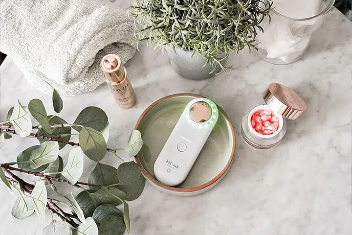 ést.lab creates fuss-free, on-the-go, eco-friendly skincare essentials.