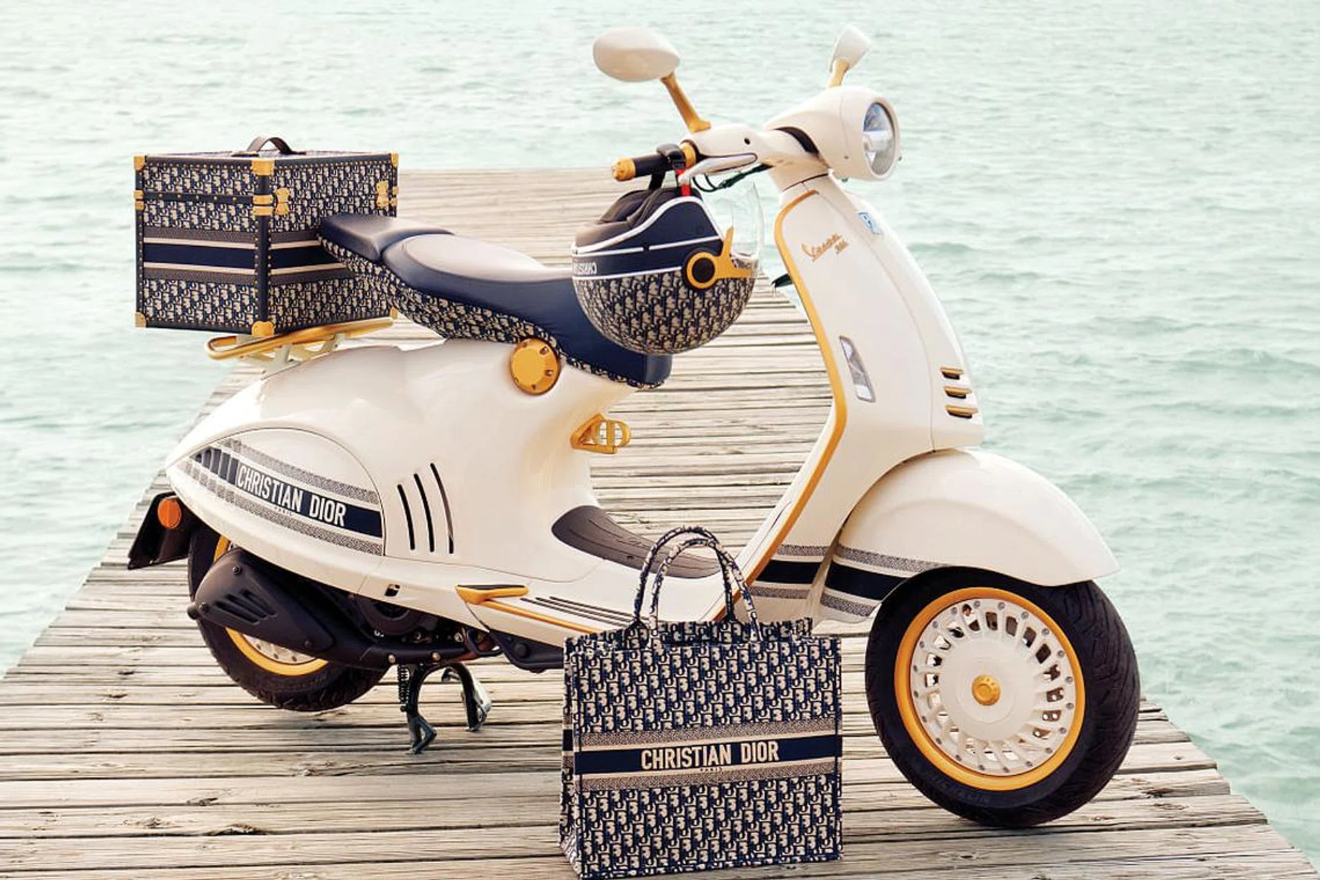 Christian Dior Vespa 946
