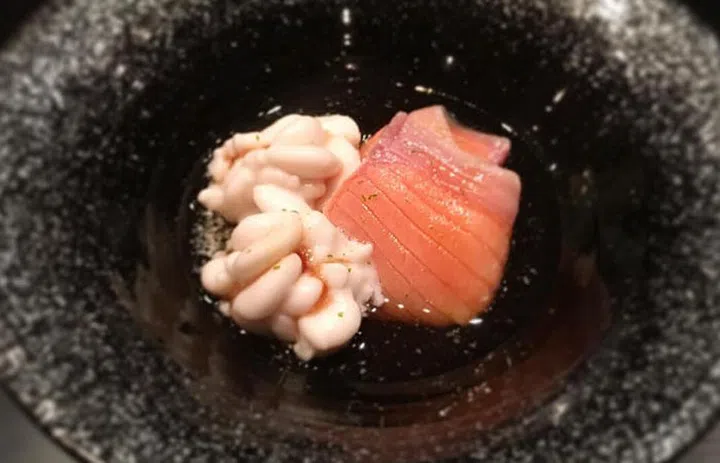 Keiji served with shirako for a deluxe treat. PHOTO KI-SHO