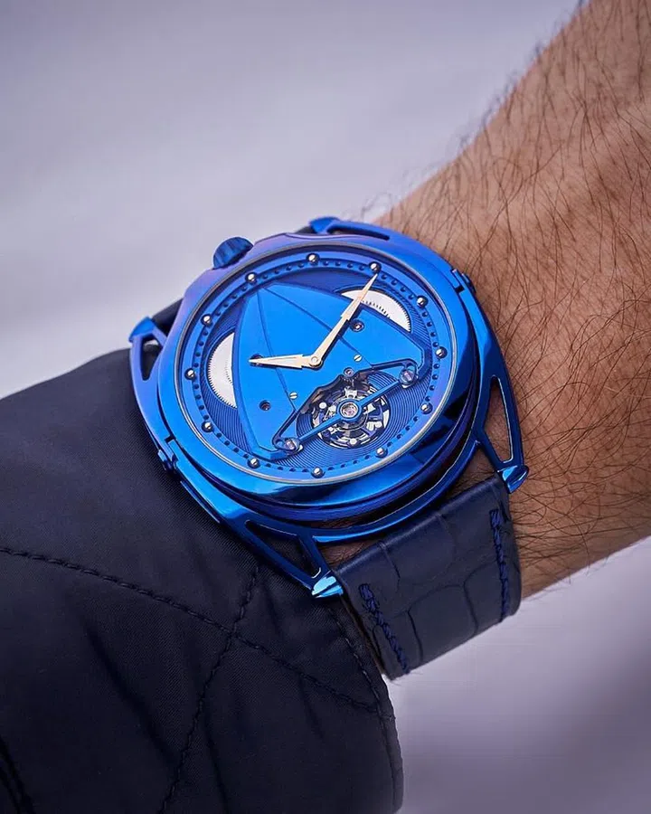Photo: De Bethune