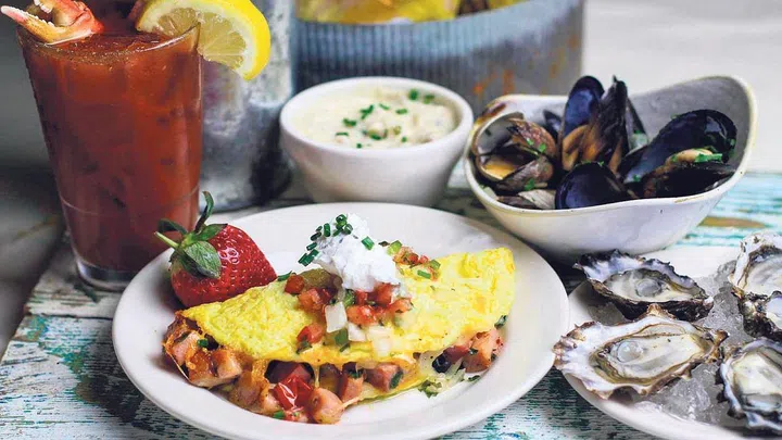 Brunch at Salty’s On Alki Beach
