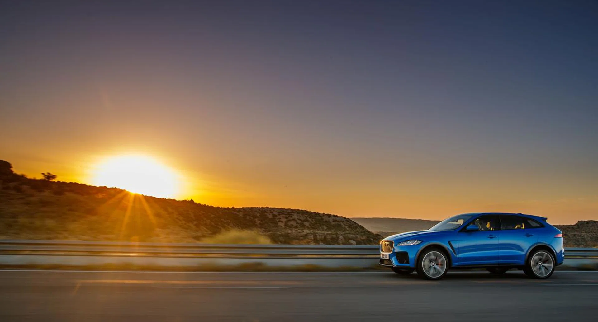 Jaguar F-Pace SVR