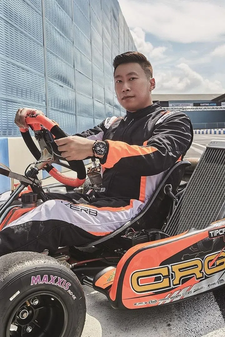 Zabriel Sim is wearing the 43mm Royal Oak Offshore in an 18-carat pink gold case and black ceramic bezel.