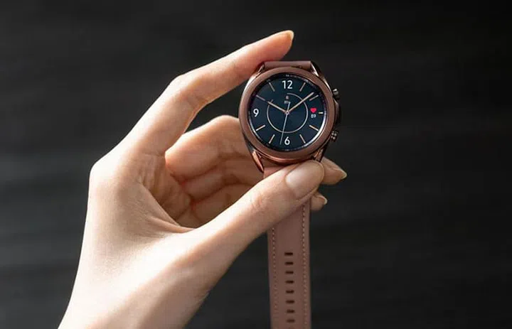 With its classic timepiece design, the Watch3 looks similar to the Galaxy Watch.