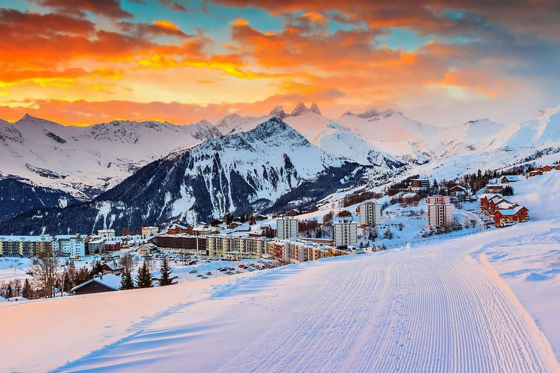 <h3>Alpine Glaciers</h3>
Experts have claimed that at least 3% of Alpine glaciers are lost each year with their total disappearance predicted by 2050. Besides the disappearance of the glaciers, the Alpine region, which spans across eight European countries, could also lose much of its highly sought-after prime skiing slopes as a result of rising temperatures and increased snowmelt.