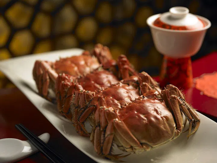 shang palace hairy crab singapore