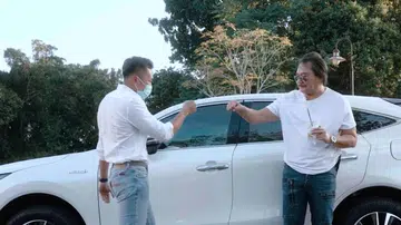 The Peak's EIC and Ken Jalleh Jr meet to go on a ride in the latter's Toyota Harrier Hybrid.