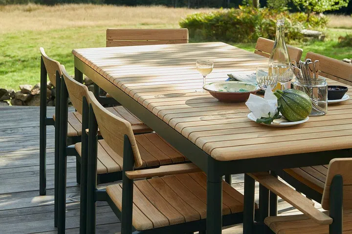 Thoughtfully designed with rounded edges, the Pelagus Table comfortably seats up to eight people and is perfect for a gathering on your patio. Photo: (Photo: Fritz Hansen)