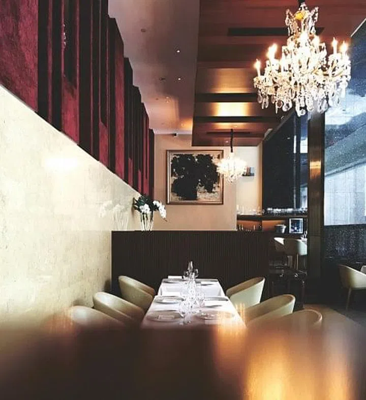LesAmisInterior-457x500