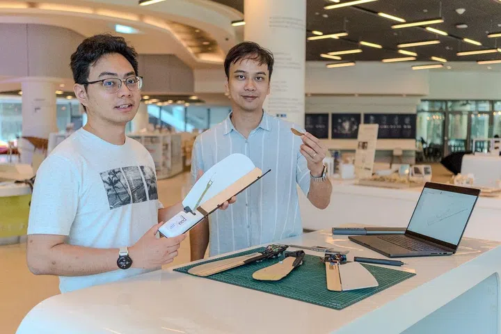 From left to right: Danial Sufiyan Bin Shaiful, Shane Kyi Hla Win (Photo: Dyson)