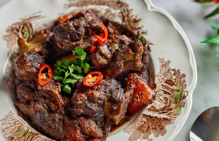 Oxtail Semur