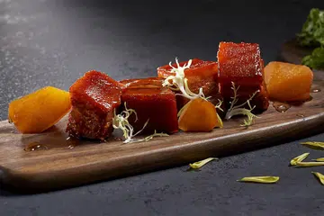 Shang Social Jiang Nan Wok braised black marbled pork