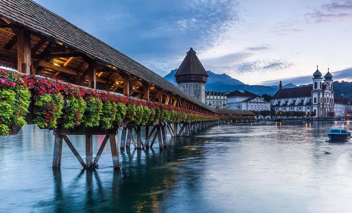 Lake Lucerne (Photo: Luxury Gold)