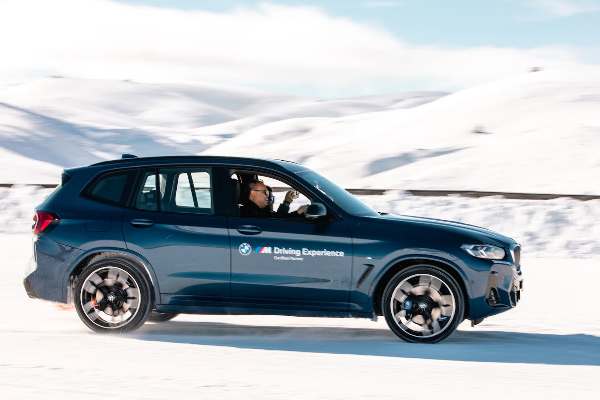 Several BMW Excellence Club members were invited to the BMW M Snow & Ice Experience in New Zealand, where they put their driving skills to the test under wintry conditions. (Photo: BMW Eurokars Auto)