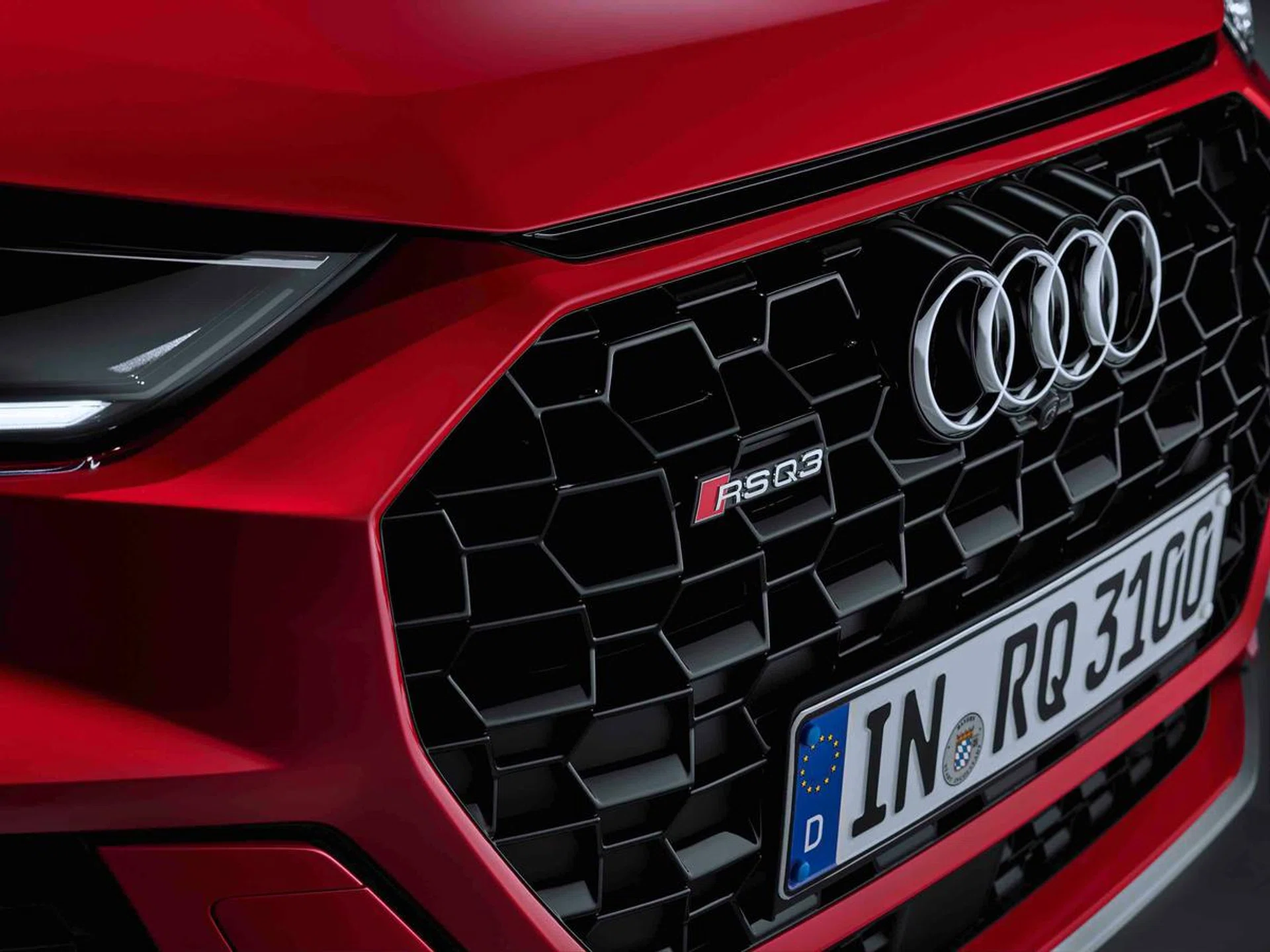 The front grille of the Audi RS Q3.