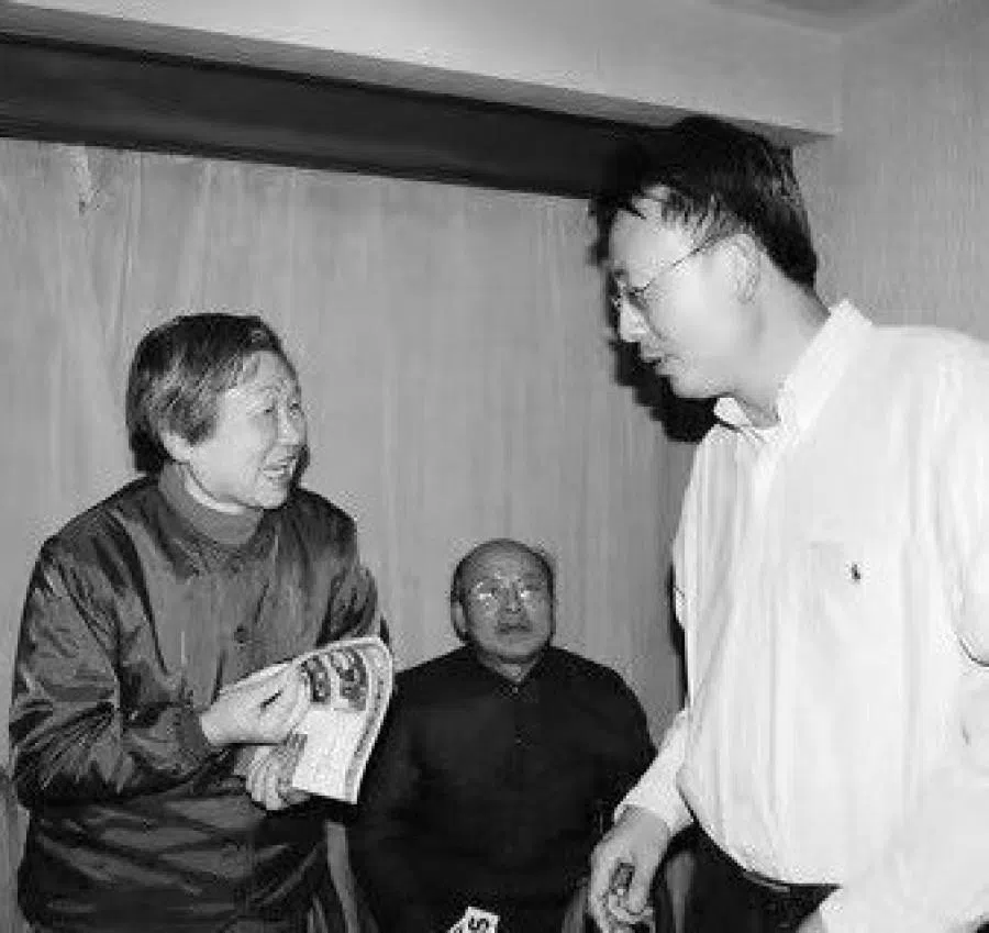 Zhu Xiaofeng, daughter of CCP agent Zhu Chenzhi, travelled specially from Nanjing to Shanghai to meet us while my family was visiting in 2003. She entrusted me with the task of locating her mother’s remains; as she spoke of the past, her face was filled with sorrow.