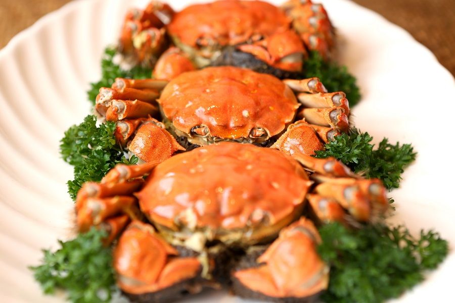 Singapore's Grand Shanghai Restaurant serves hairy crabs imported from Yangcheng Lake. (SPH)