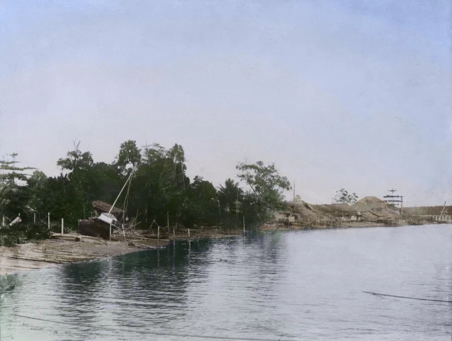Another perspective of the Kallang River. The old photos of the Kallang River that exist today are almost all from the 1930s onwards, and a complete scene of the river from the late 19th century to the early 20th century is indeed a treasure among the historical photographs of Singapore.
