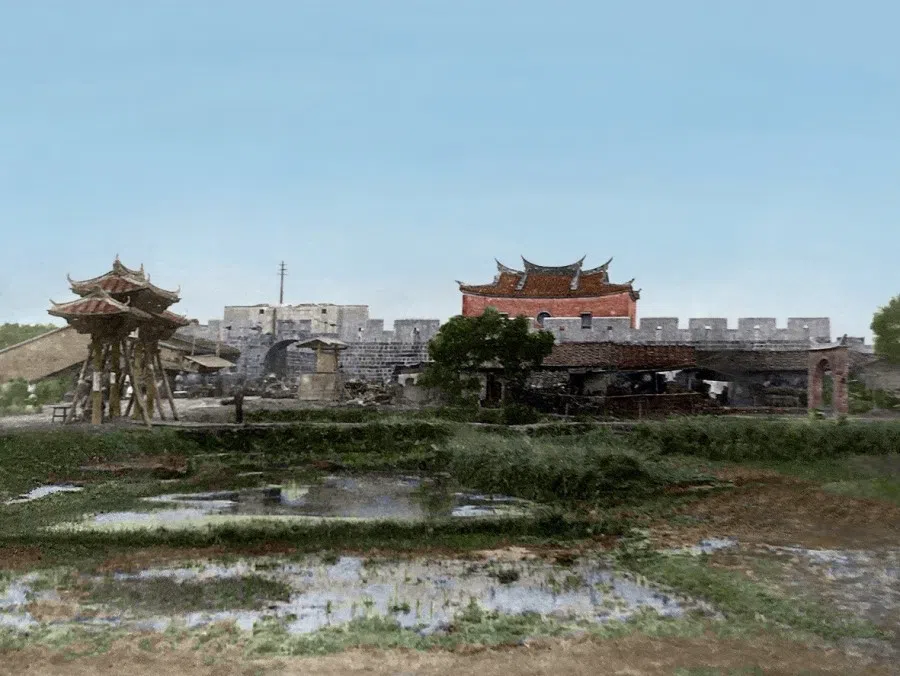 Taipei prefecture's northern city gate during the Qing dynasty, 1895. The Sino-French War made Taiwan's maritime status more important, and the Qing court decided to establish Taiwan as a province with Taipei as the provincial capital.