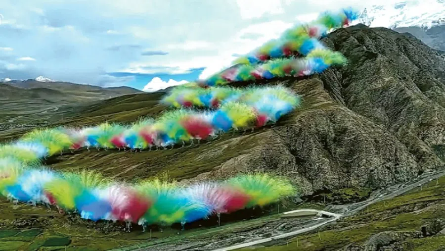 The “rising dragon” in the Himalayas, part of artist Cai Guo-Qiang’s pyrotechnics display.