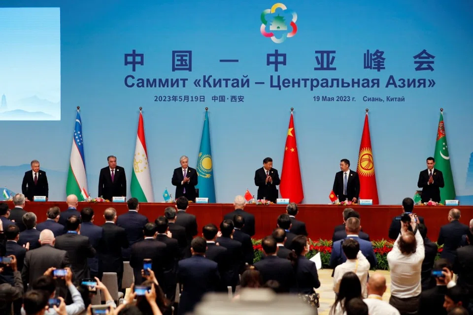 Chinese President Xi Jinping, Kazakhstan's President Kassym-Jomart Tokayev, Kyrgyzstan's President Sadyr Japarov, Tajikistan's President Emomali Rahmon, Turkmenistan's President Serdar Berdymukhamedov and Uzbekistan's President Shavkat Mirziyoyev arrive for the joint press conference of the China-Central Asia Summit in Xian, Shaanxi province, China, 19 May 2023. (Florence Lo/Reuters)