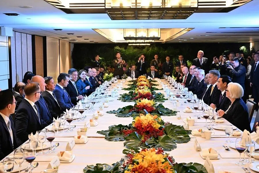 Minister for Defence Chan Chun Sing (sixth from left) hosting visiting ministers and their representatives to a roundtable discussion during the 23rd Shangri-La Dialogue on 30 May 2026.