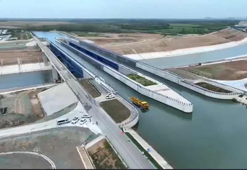 A view of the Yangtze-Huaihe Grand Canal. (Screenshot from Xinhua News video)