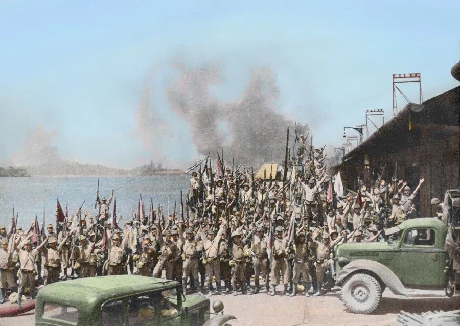 The Japanese army attacked the frontline in Jurong and the coastal defensive line in Pasir Panjang. Despite vigorous resistance from the Singapore Overseas Chinese Anti-Japanese Volunteer Army, the Japanese soldiers eventually won. The Japanese soldiers threw their arms in the air and shouted "Banzai!", a customary cheer meaning 10,000 years and a long life.