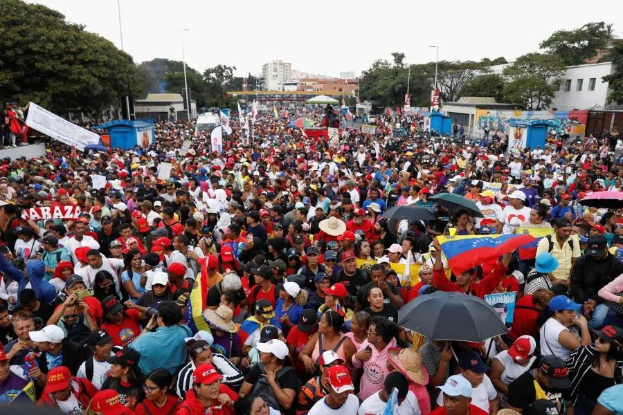 Government supporters participate in a march calling for the release of Venezuela’s ousted President Nicolás Maduro and his wife, Cilia Flores, after they were captured in a US operation in the capital on 3 January 2026, in Caracas, Venezuela, 7 January 2026. (Fausto Torrealba/Reuters)