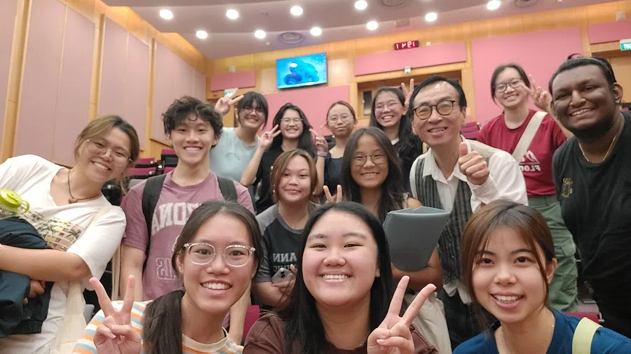 Sew Jyh Wee, a lecturer at the National University of Singapore (NUS) Centre for Language Studies, takes a group photo with his students taking his conversational Cantonese course. (Provided by Sew Jyh Wee)