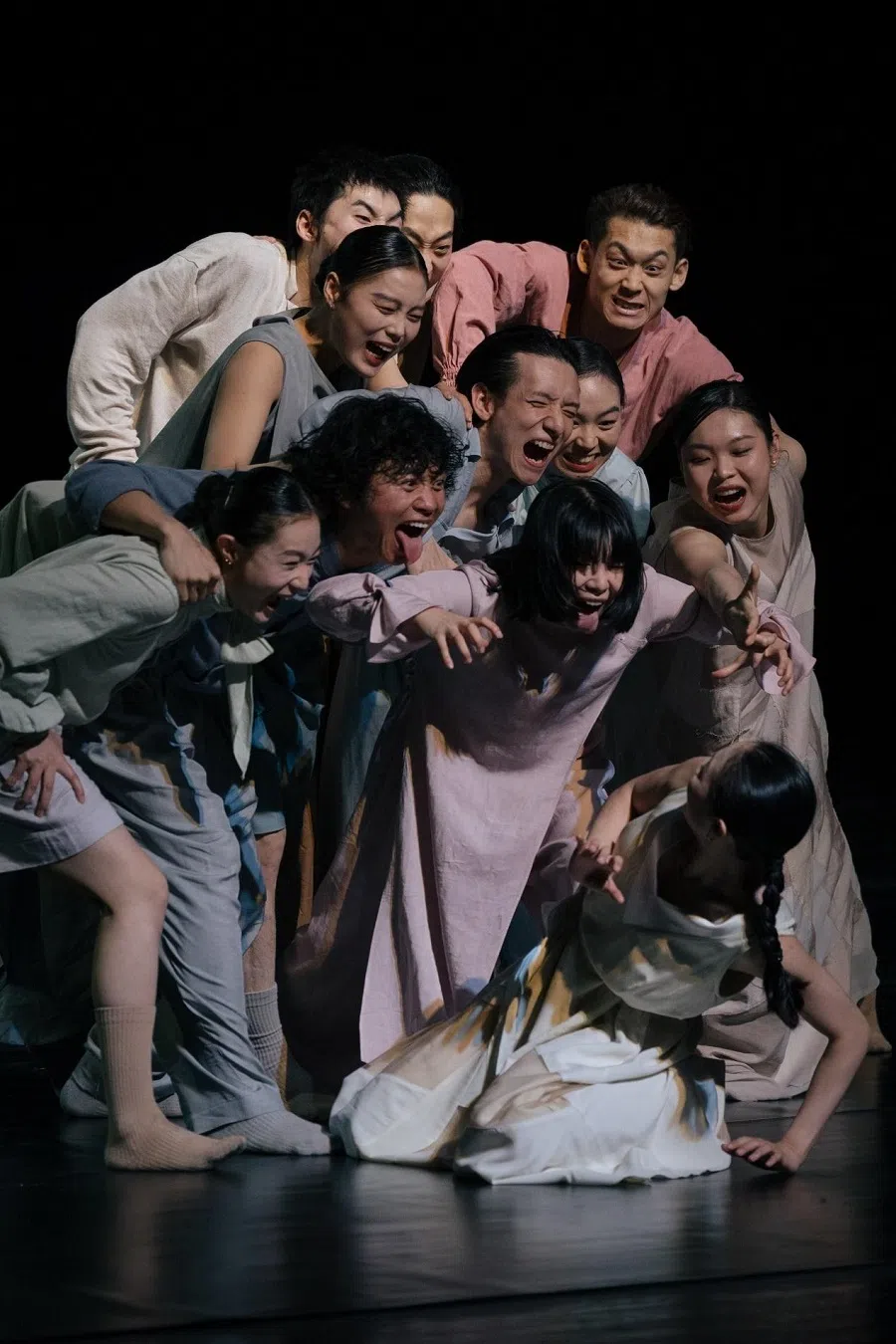 At times, the performance literalises strong emotions such as pain, fear and isolation with vivid moments that recall narrative theatre.