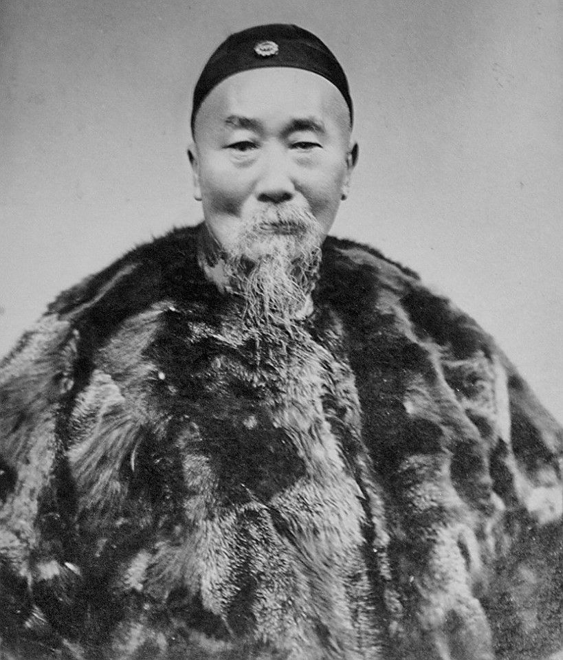 Photographic portrait of Li Hongzhang, date unknown. (Wikimedia)