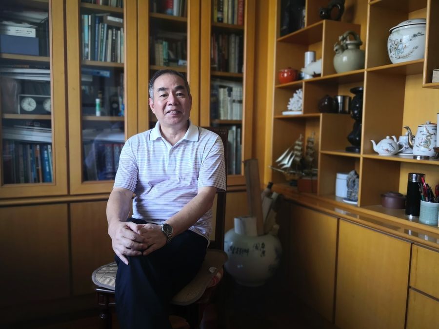 The now retired Qiu Yaotian is enjoying his twilight years, busy with things he had no chance to do in his younger days. (Photo: Yang Danxu)