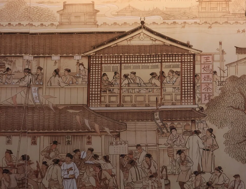 A photo of a painting at the Hangzhou Cuisine Museum, Hangzhou, depicting store fronts and taverns in Hangzhou during the Southern Song dynasty, as described in the Tales of Old Lin’an. (Thomas DuBois)