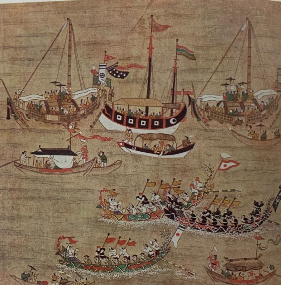 An old painting of Okinawa depicts the dragon boat races of the Dragon Boat Festival near Naha, indicating the transmission of traditional festivals from China.