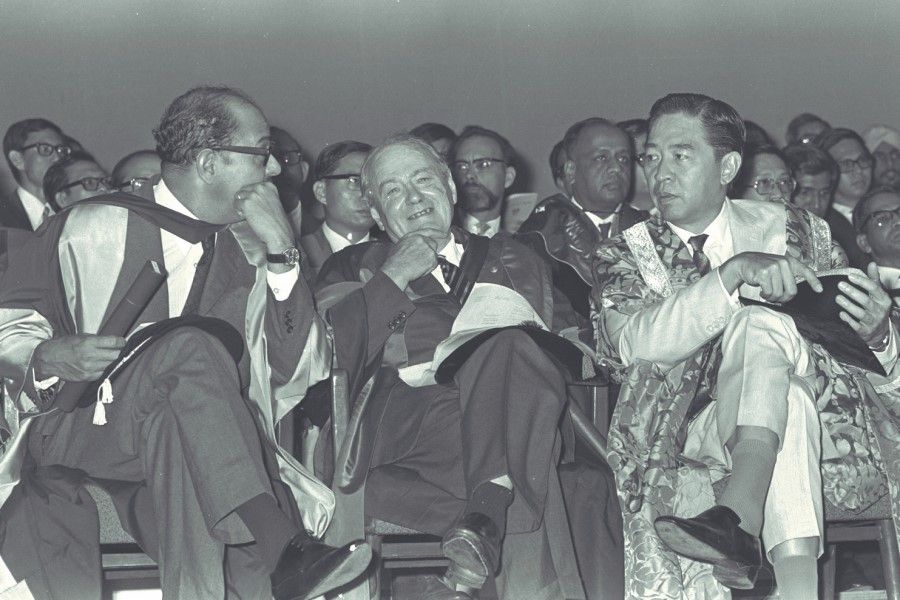 Gordon Arthur Ransome (C) with George Bogaars (L), at the University of Singapore convocation at the National Theatre, August 1972. (SPH)