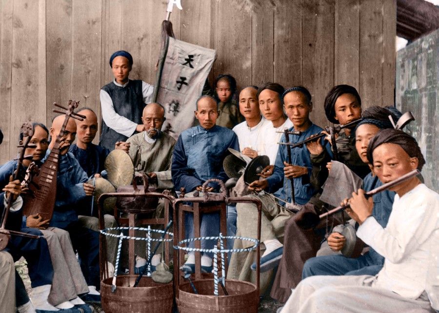 A traditional Chinese music troupe in Taiwan in the 1900s.
