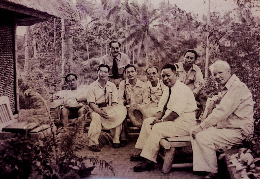 Nanyang artists from the pioneer generation touring Bali with friends. (from left, seated) Chen Wen Hsi, Liu Kang, Cheong Soo Pieng, Luo Ming, Chen Chong Swee and Zhou Bichu at Rudolf Bonnet's house, Bali, July 1952. (SPH Media)