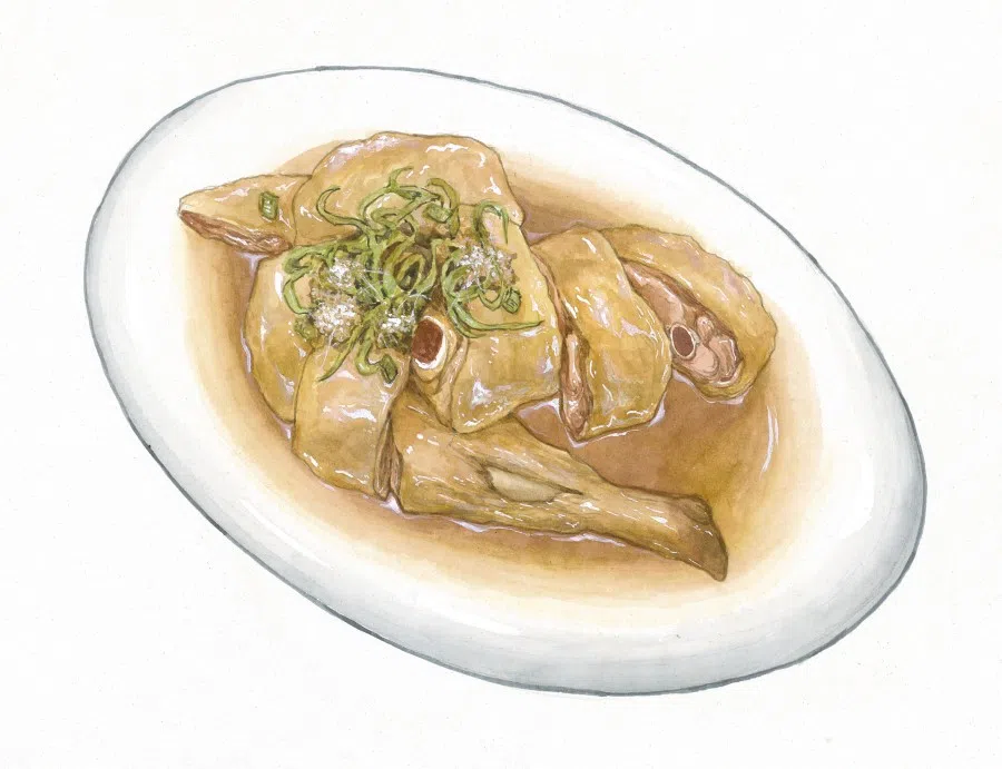 Chicken in scallion oil is another Cantonese-style dish. Southern Chinese like to marinate chicken then steam it to soften the meat, adding salt, white pepper, rice wine, and ginger to taste. This makes the chicken fragrant and tender and a good dish to eat with rice. The Cantonese way of cooking meat is very different from in northern China; southern Chinese like a clever blend of savoury and sweet flavours.