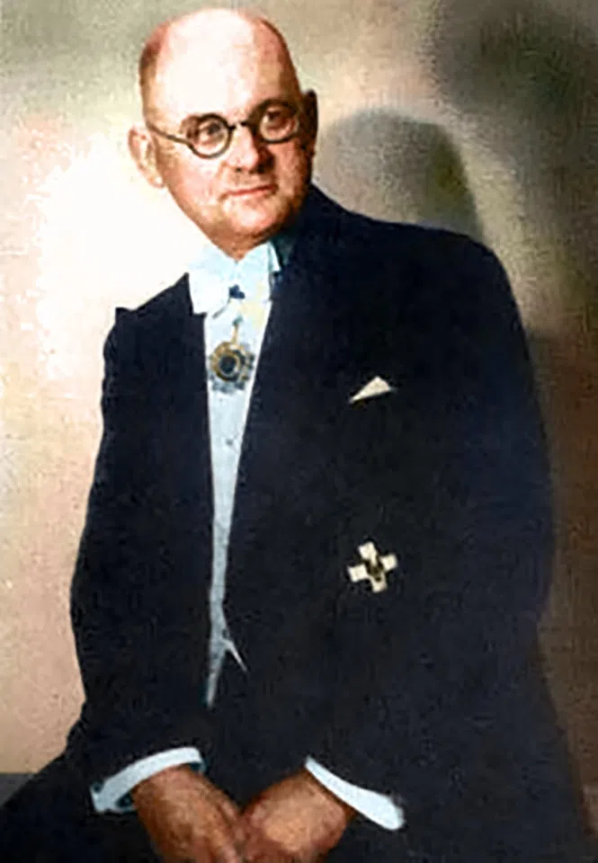 John Rabe - a representative of Siemens in China and a senior Nazi member - worked with people from all over the world to establish the Nanjing Safety Zone, protecting over 200,000 Chinese from being killed by Japanese troops. Later, his diaries were released, recording the Nanjing Massacre as witnessed by Rabe, becoming an important historical record of World War II.