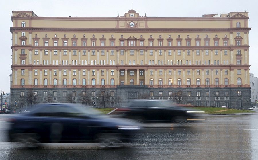 Cars drive past the headquarters of the Federal Security Service (FSB) in central Moscow, Russia, 10 November 2015. (Sergei Karpukhin/File Photo/Reuters)
