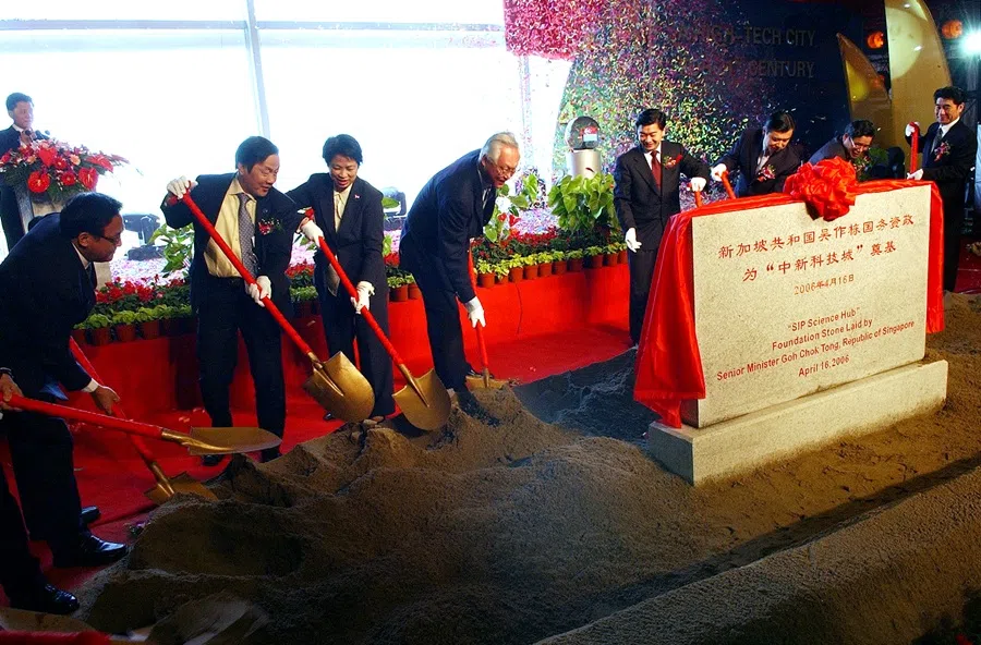 Senior Minister Goh Chok Tong attends the ground-breaking ceremony of the Suzhou Industrial Park Science Hub in April 2006. Ambassador Chin Siat Yoon is seen second from left. (SPH Media)