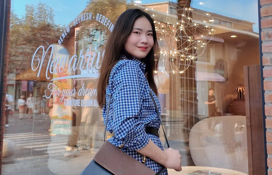 Lu Xixi quit her job and shared her experience on social media platforms, becoming a “resignation blogger”. 