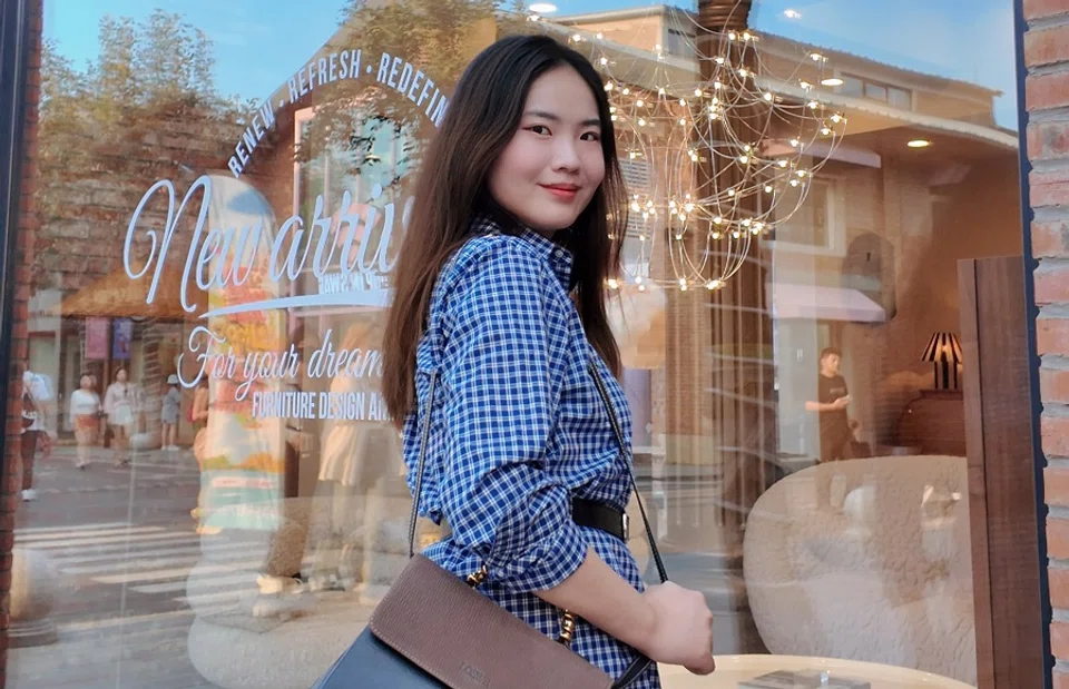 Lu Xixi quit her job and shared her experience on social media platforms, becoming a “resignation blogger”.  (Photo provided by interviewee)