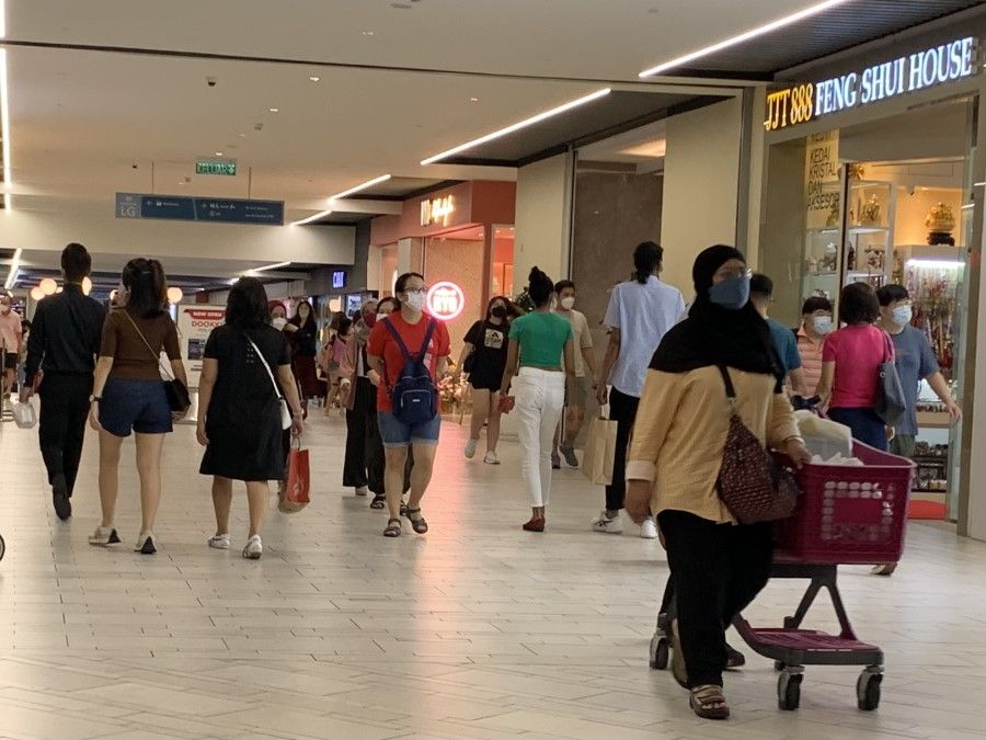 Shoppers at 1 Utama shopping mall in Selangor, Malaysia. (SPH Media)