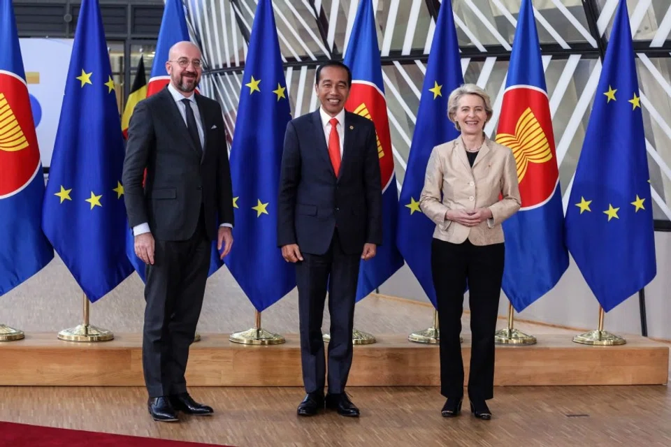 European Council President Charles Michel (left), Indonesian President Joko Widodo (centre), and European Commission President Ursula von der Leyen, at the EU-ASEAN Commemorative summit in Brussels, Belgium, on 14 December 2022. (Valeria Mongelli/Bloomberg)