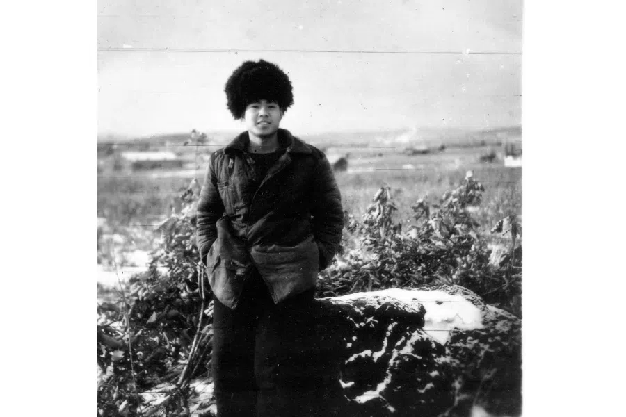 At the age of 20, Qiu Yaotian went to a farm at Heli River, Heilongjiang, as part of a team to support the development of the country's border areas. (Photo: Qiu Yaotian)