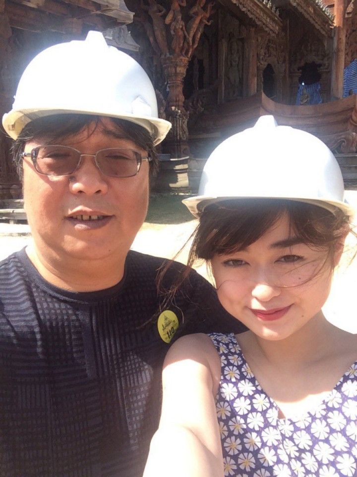 A photo Angela Gui posted on her Twitter account with the caption "The last photo taken of dad and I in Pattaya, December 2014.". (Photo: Angela Gui/Twitter)