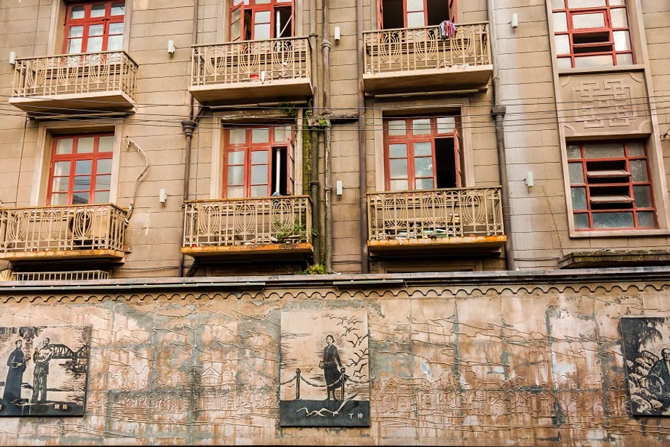 What image does a balcony conjure up in the minds of ancient Chinese literati? (iStock)