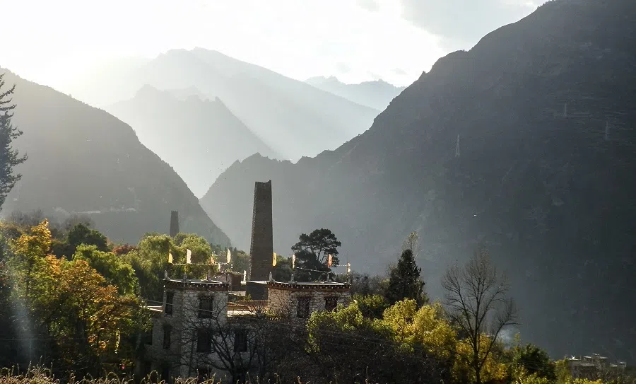 Qiang tower, Zhonglu village, Danba.